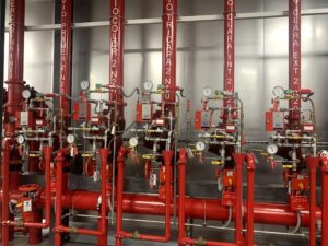 Risers: Son las tuberías verticales que suministran agua al sistema